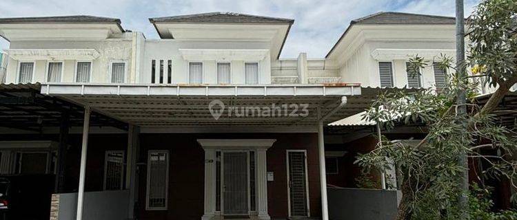 Lux ..Rumah Disewakan di Casa Jardin, Semi Furnish 1