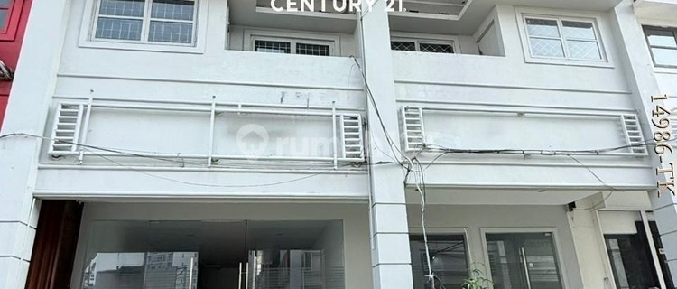 For Rent Strategic 3-Story Shop House in Front of Bintaro Plaza Sector 3 1