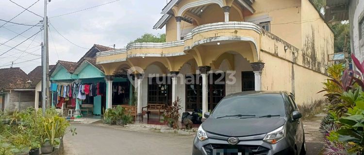 Dikontrakkan Rumah Cantik 2lt Di Dekat Pemda Sleman 1