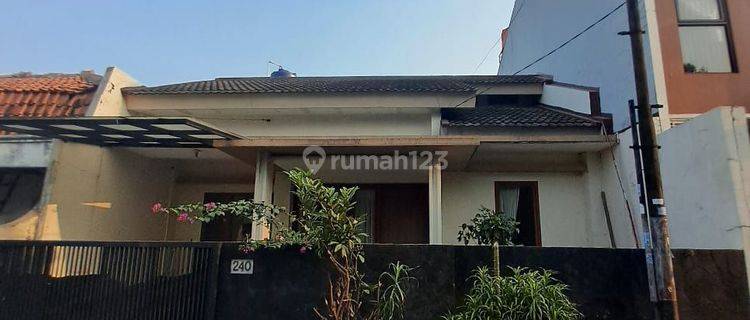 Rumah Di Sewakan Di Dalam Komplek Besar Di Cinere 1