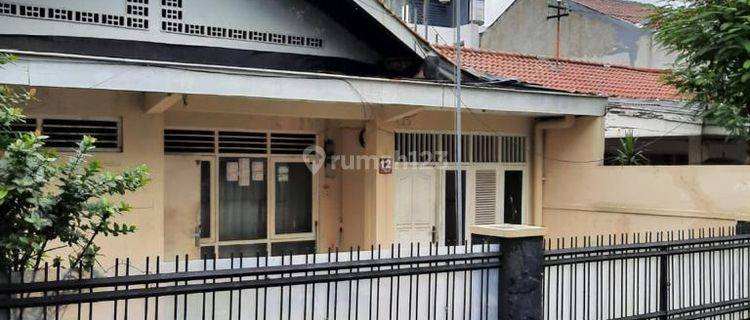 Rumah Hitung Tanah di Kebayoran Baru Sudah SHM 1