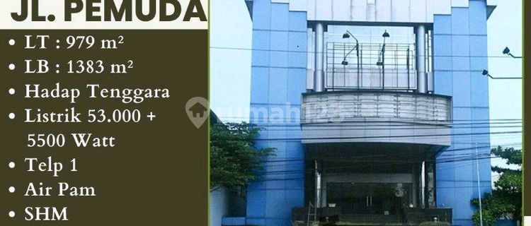 Building on Pemuda Street, Semarang 1