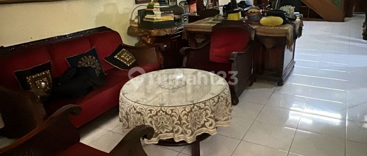 For Rent House on Jl. Pesanggrahan Permai - Kebayoran Lama, South Jakarta 1