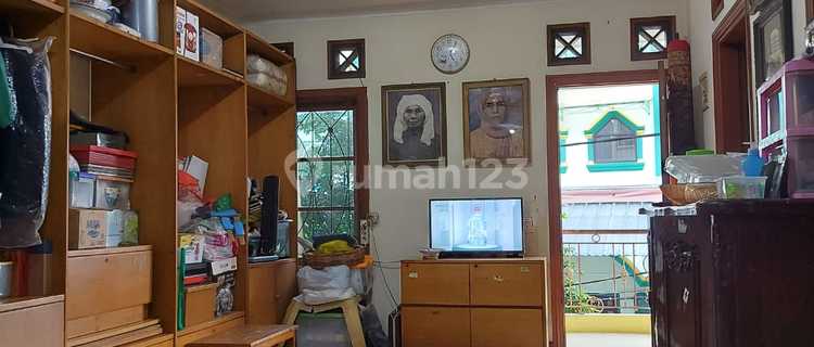 3-Story House on Jl. Kayu Putih Utara, East Jakarta 1