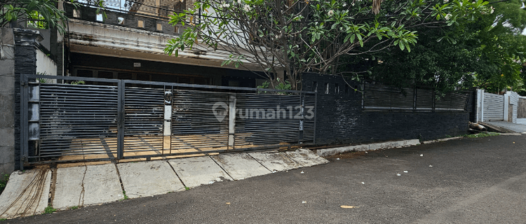Rumah 2 Lantai Shm Dalam Kompleks Area Senayan 1