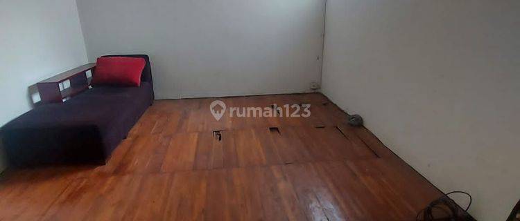 Rumah hunian yg strategis daerah perkantoran, Resto dan Kost²an. Jalan lebar  1