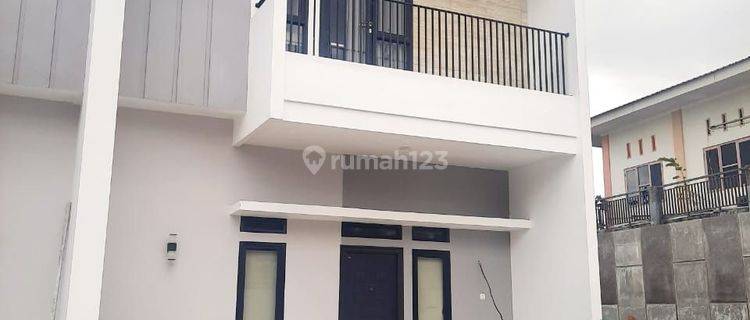 RUMAH 2 LANTAI CANTIK DI MINASAUPA DEKAT RS BAHAGIA 1