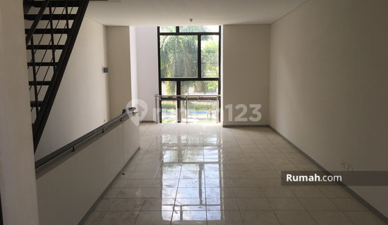 2.5-story shophouse in Kota Baru Parahyangan 1