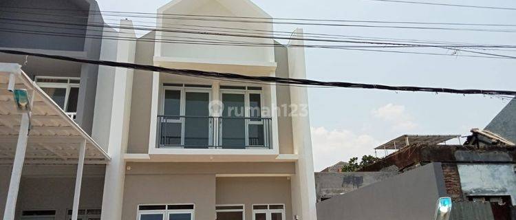  Rumah Lux di Cisaranten Arcamanik Bandung 1