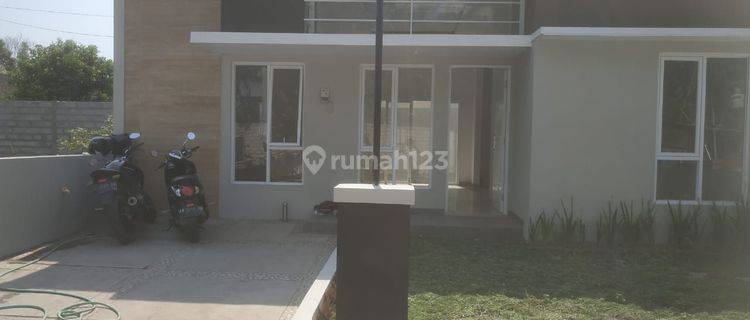 Rumah Baru Jogja Siap Huni 3 Kamar Tidur 15 menit ke JCM dan UTY 1