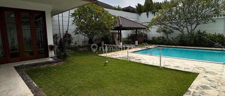Dijual Villa Mewah Full Marmer Semi Furnish di Pejaten hny 5 mnt ke Kemang Jakarta Selatan - Wndefgs 1