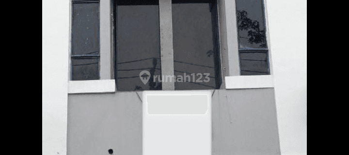 Ruko di Komplek ruko 1000 5 lantai HADAP JALAN RAYA  1