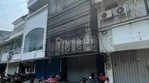 Di Jual Ruko di Dutamas 2 ½ lt SHM Bagus pinggir jalan  1