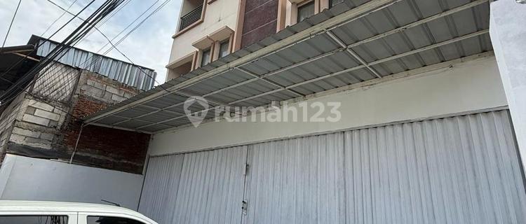 3-Story Row House in Kapuk Pulo, West Jakarta 1