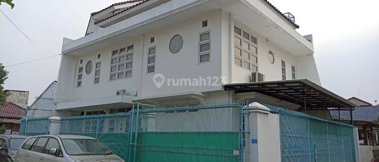 Dijual Rumah 2 1 2 Lantai di Pondok Lestari Luas 165 M2 Ciledug Tangerang  1