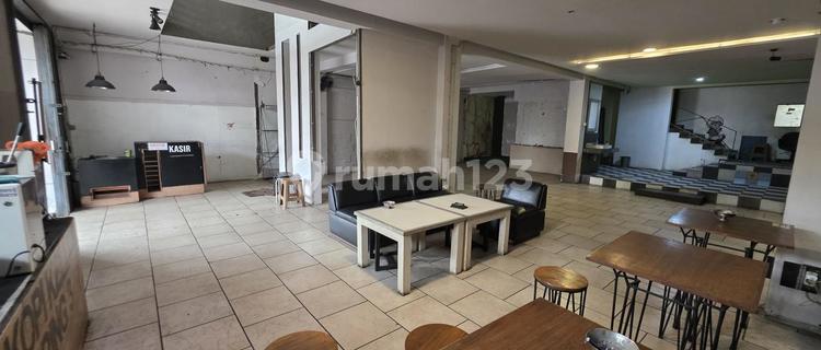 At Rental Business Space on Sriwijaya Street, Suitable for Office or Restaurant 1