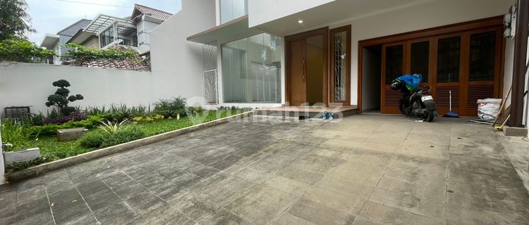 Di Sewakan Rumah Senopati Unfurnished 1