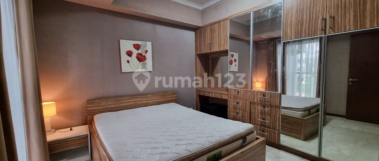 For rent: nicely furnished 2-bedroom apartment in Royal. 1