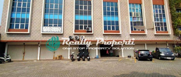 Ruko Gandeng 3 Lt di Komplek Ruko di Jalan Raya Hankam, Pd Melati 1