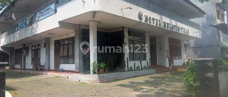 Hotel on the main road Jl Gatot Subroto, Bandung 1