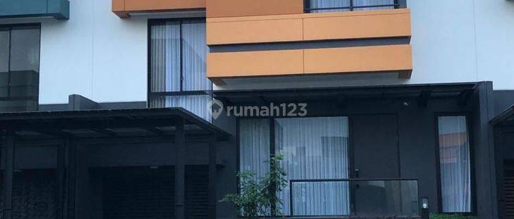 Rumah 2 Lantai Mozart Symphonia Furnished Dekat Mall Summarecon di Gading Serpong, Tangerang 1