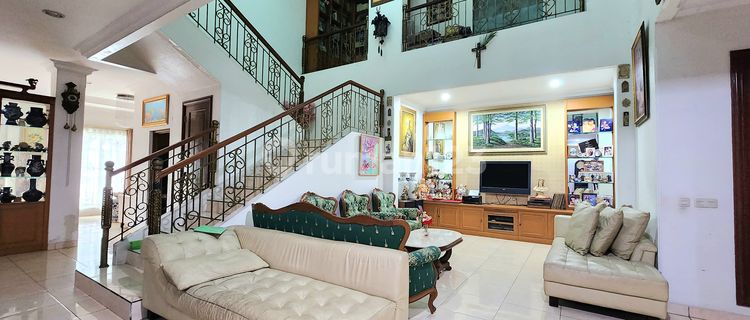 WTS / Dijual Cepat Rumah Mewah Siap Huni dengan Lokasi yang Sangat Strategis di Victoria River Park, BSD City, Serpong Utara, Tangerang Selatan, Banten 1