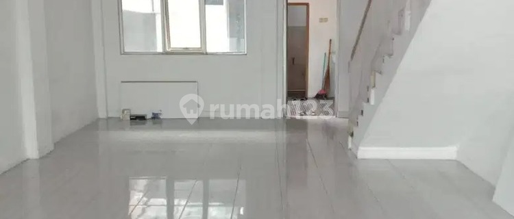 For Rent: Shop House in Kebon Jeruk, West Jakarta 1