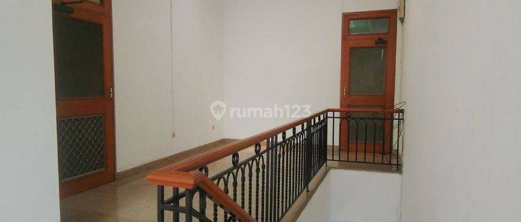 P Fl Disewakan Rumah 4+2 Kamar di Tanjung Duren Ready Mid Des 1