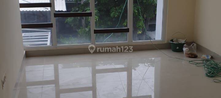 P Nrt Disewakan Rumah 6x18 Cluster Amerika Latin Green Lake City 1