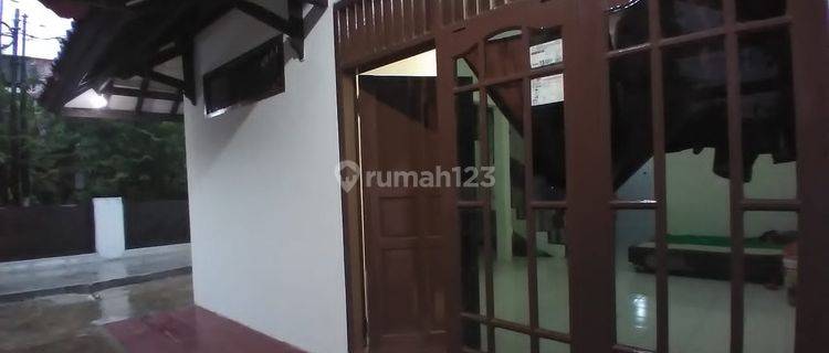 Diseaa Rumah bisa untuk usaha pondok kelaa Jakarta timur 1