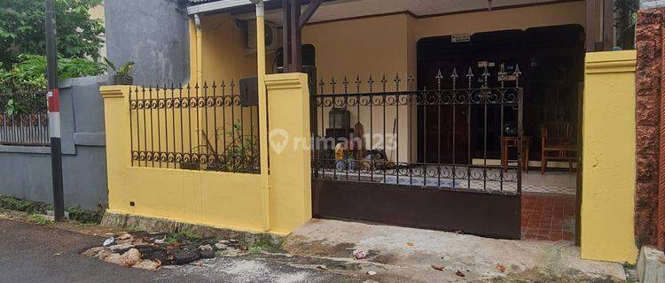 Dijual rumah 2 lantai pondok kelapa jakarta timur 1