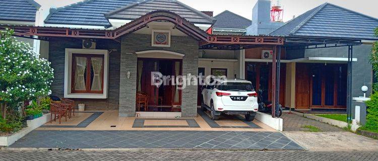 RUMAH FULL FURNISH DI KAWASAN ELITE GRAHA ESTETIKA 1