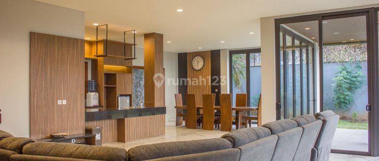 *DIJUAL VILLA LUX di RESORT DAGO PAKAR*