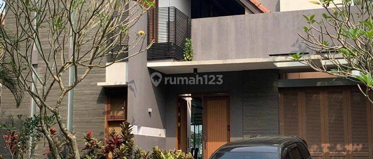 Dijual Rumah 2 lantai di Kota Baru Parahyangan 1