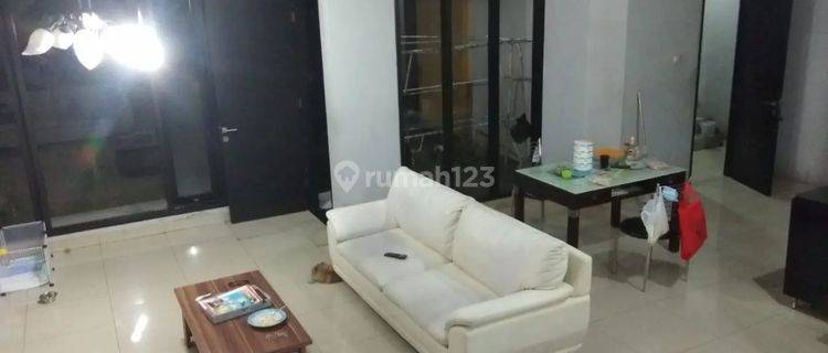 *Di Jual Rumah di Taman Kopo Indah III* 1