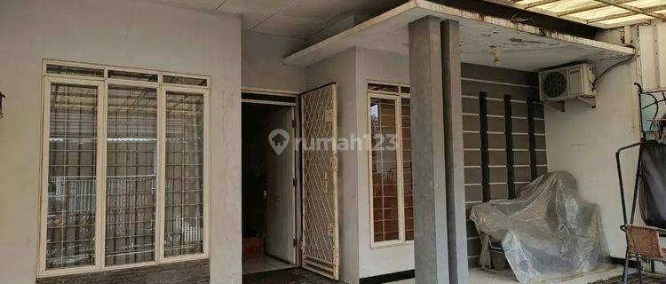 *Di Sewakan Rumah Furnished Siap Huni di  Taman Kopo Indah III* 1