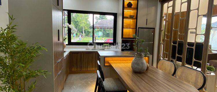 *Di Jual Rumah Lux Siap Huni Full Renovated and Full Furnished di Kota Baru Parahyangan* 1