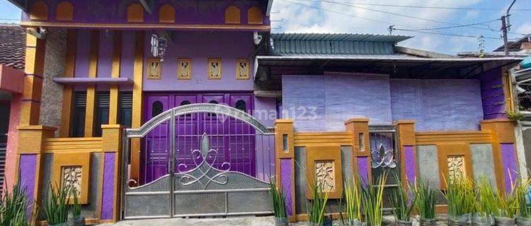 Rumah Kawasan Perumahan Pajang 1