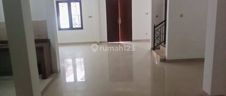 Rumah Di Taman Palem 2lantai Bagus Siap Huni Shm 1