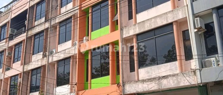 For Sale, Strategic Shop House on North Sunter Mas Street 1