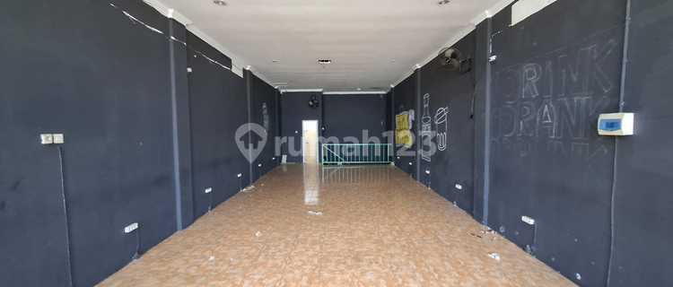 2-Story Shop House Very Crowded In The Ums Karangasem Solo Campus Area 1