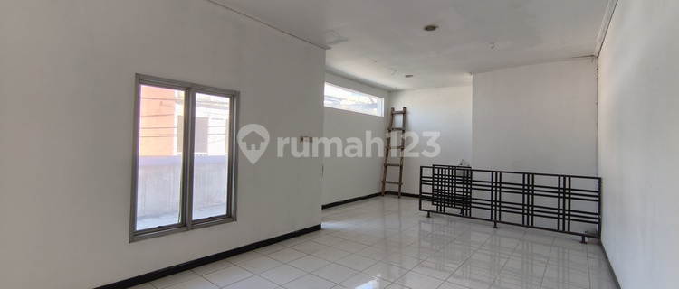 Ready-to-Use 2-Story Shophouse in Keprabon, Solo 1