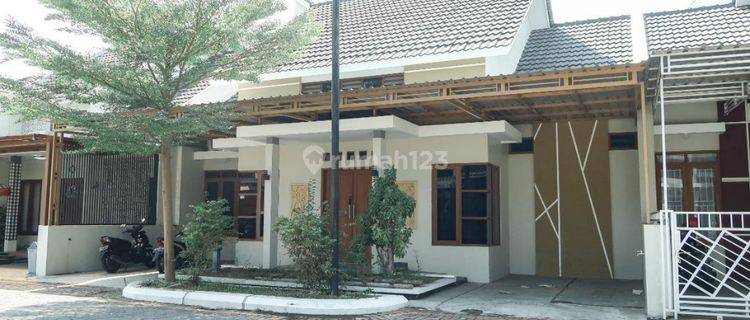 Dijual rumah semifurnished cluster onegate system di Gentan Solo lebar jln 8meter 1