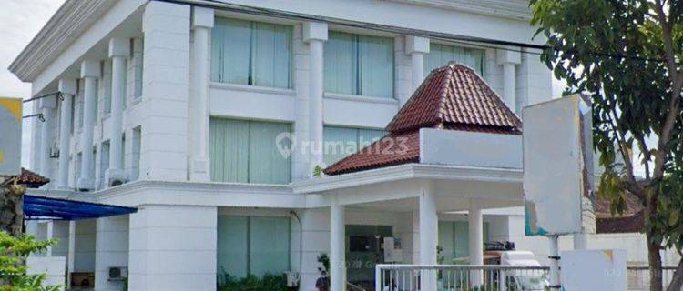 Jual/ Sewa Gedung 3 Lt Lokasi Super Strategis Di Pasarkliwon Solo 1