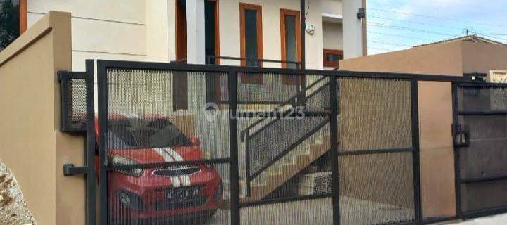 Dijual Rumah Baru 10 menit ke UNS Solo 1