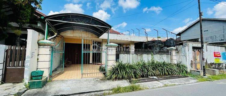 Dijual Rumah lahan luas 2 menit dari Stasiun Purwosari Solo dekat area bisnis 1