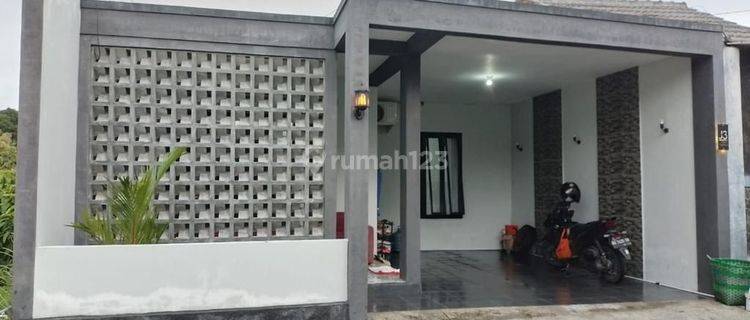 Rumah cantik Siap Huni di perimahan Gondangrejo Karanganyar 1