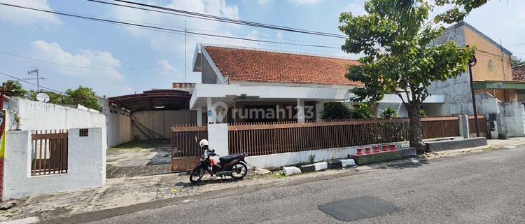 Rumah Bisa Untuk Kantor/ Ruang Usaha di Jebres Solo 1