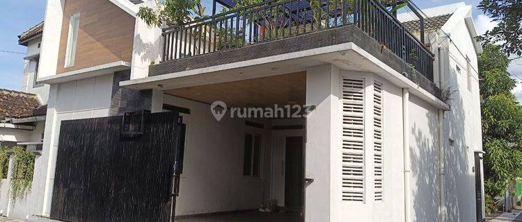 Rumah Cantik Minimalis Siap huni di Gentan 1