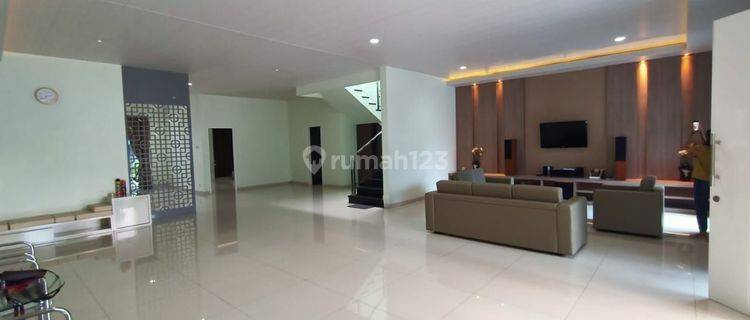 Villa modern minimalis fully furnished Tawangmangu 1